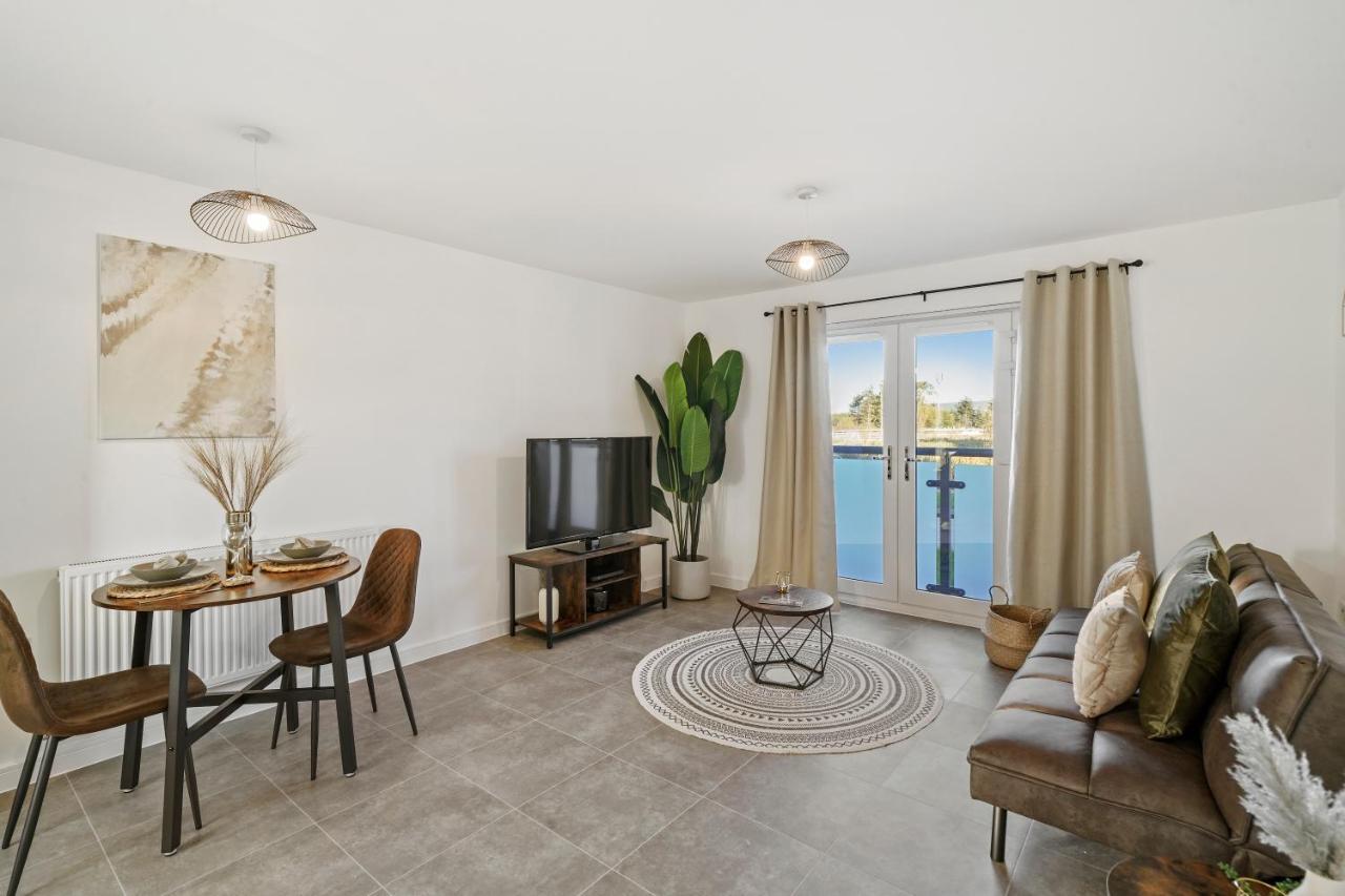 מילטון קינס Luxury Apartment At Holt House מראה חיצוני תמונה